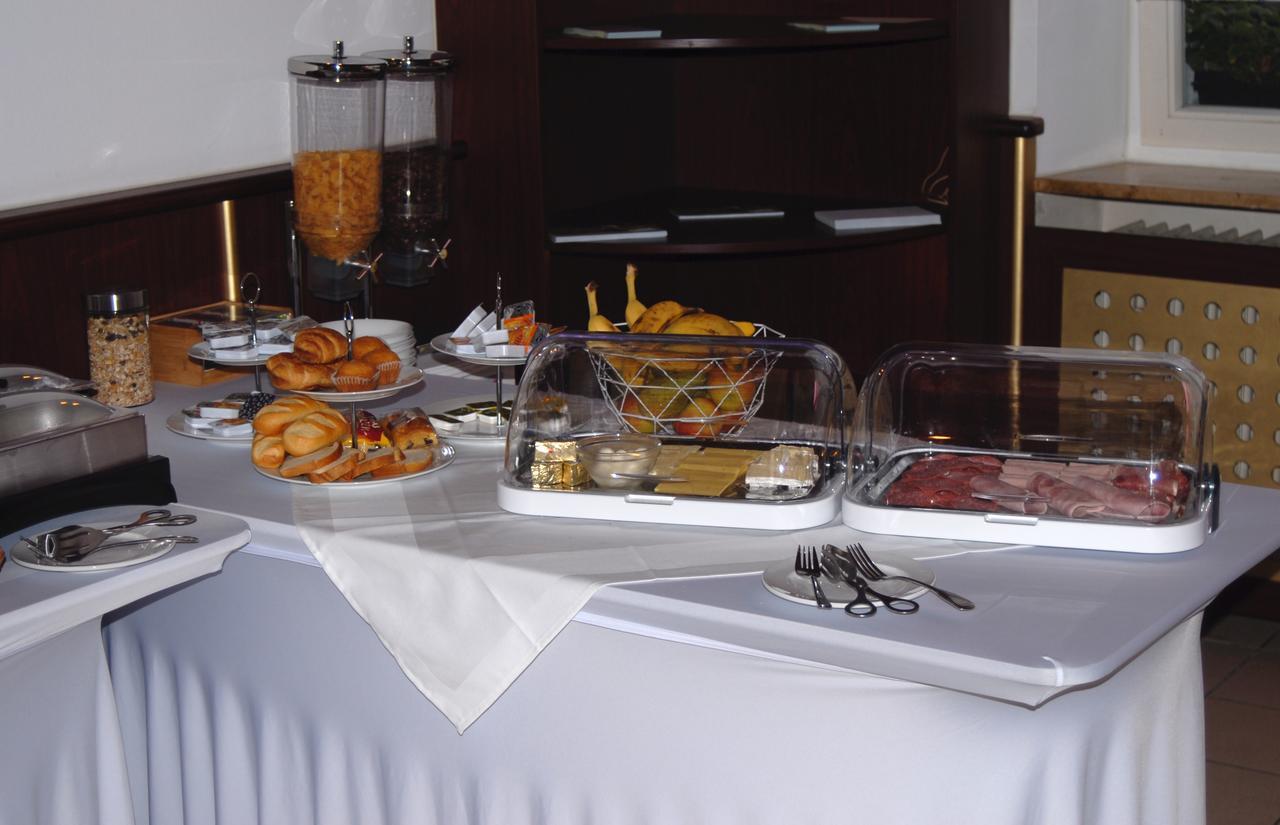 Adler Treuchtlingen Hotel Bagian luar foto