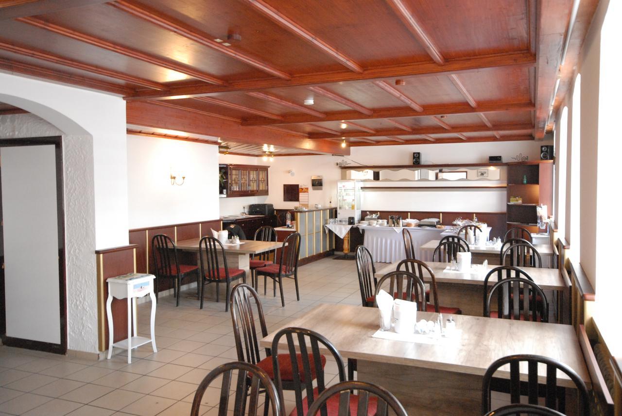 Adler Treuchtlingen Hotel Bagian luar foto